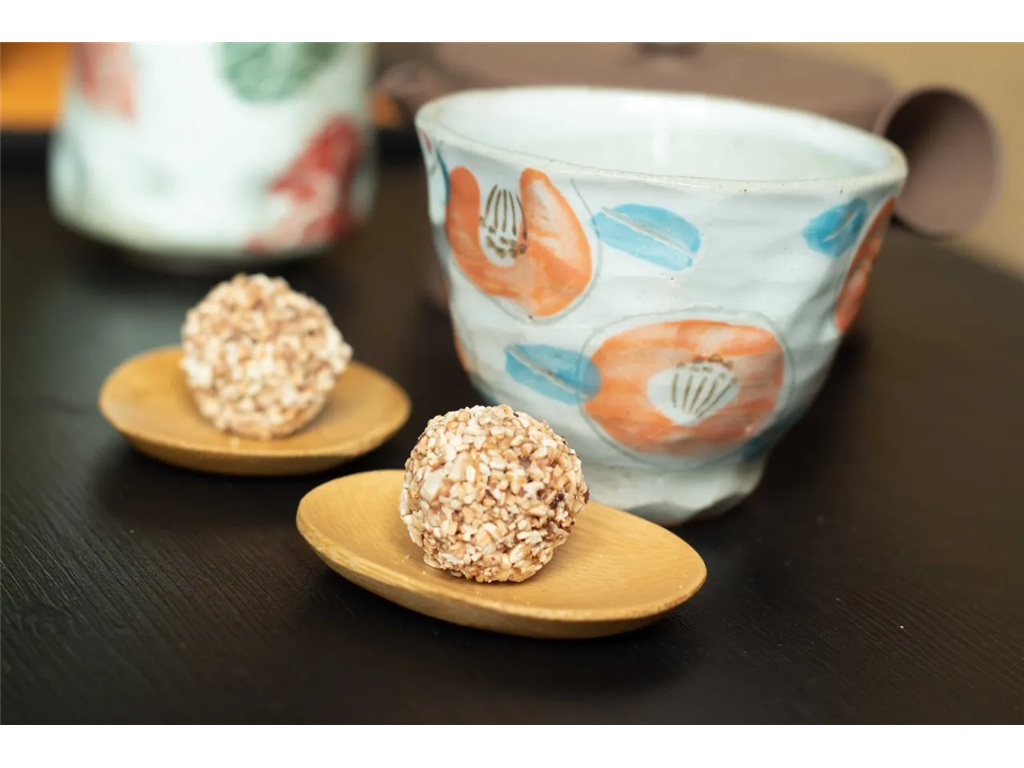 JAPONSKA KERAMIČNA SKODELICA KEIKO ORANGE BLOSSOM